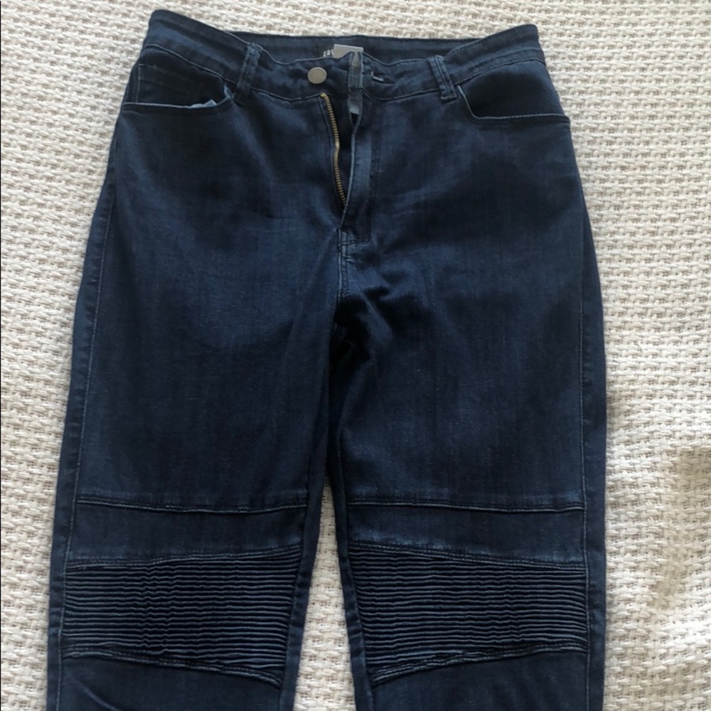 Blue Skinny Jeans w/ knee cuff